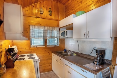 Springwood Cottage Resort - Cottage 8