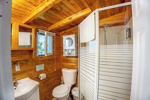 Sèche-cheveux, serviettes fournies