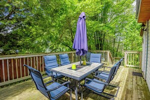 Outdoor dining - Springwood Cottage Resort - Cottage 14 (Arden)