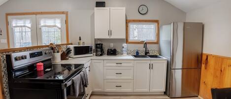 Microwave, oven, stovetop, coffee/tea maker