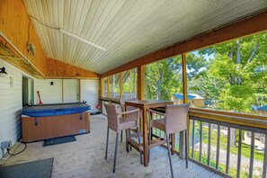 Outdoor dining - Springwood Cottage Resort - Main House (Arden)