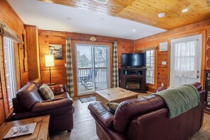 Televisie en een open haard