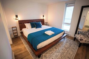 3 bedrooms, desk, iron/ironing board, WiFi