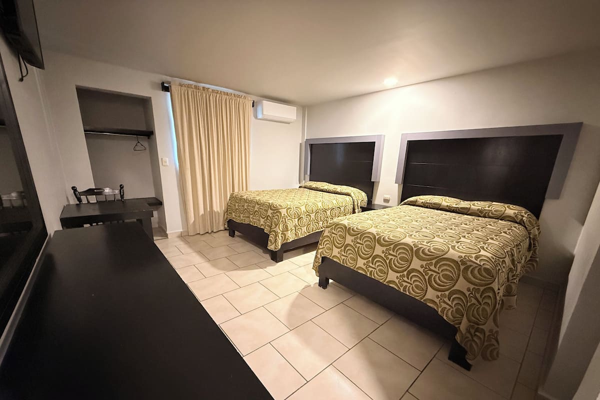 Chambre Double, salle de bains privée