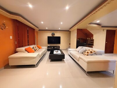BEAUTIFUL HOUSE 10 MINUTES FROM MEXICO CITY AIRPORT