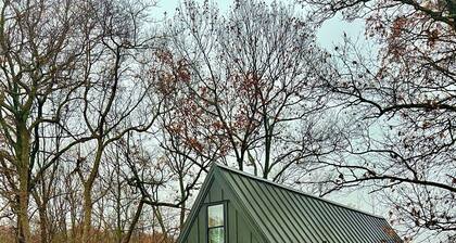 2-bedroom chalet with forest view and hot tub