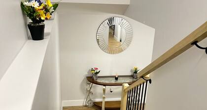 Beautifully Furnished Apartment—Home Away From Home