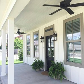 Exterior detail - 8th Street Cottage (Waco)