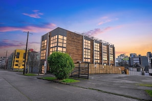 Exterior -
Traveler's Dream Cityscape with Space Needle views (Seattle)