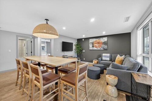 Downtown Suite | Kitchen + Near Mountain Resort