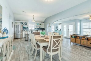 Dining - Beach Therapy - Water Views, Near Beach Entrance! (Freeport)