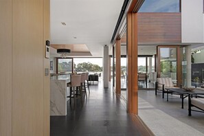 Interior - Chevron Island Luxe Escape (Surfers Paradise)