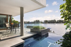 Pool - Chevron Island Luxe Escape (Surfers Paradise)