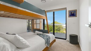 3 bedrooms, desk, free WiFi, bed sheets - Marys Tide & View Vista at Long Beach (Long Beach)