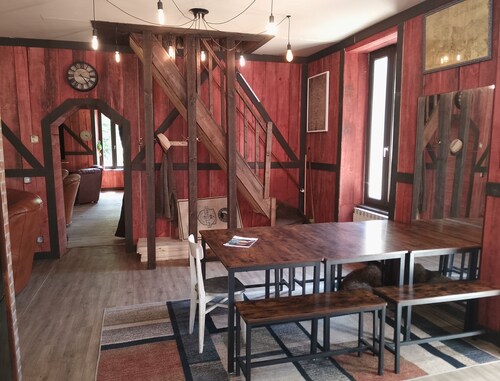 GITE DE GROUPES 210m2, 15 couchages, animaux acceptés !