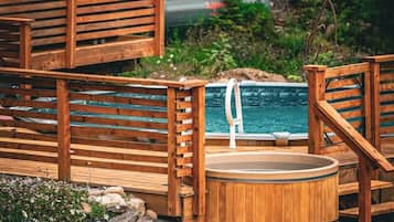 Bain à remous extérieur