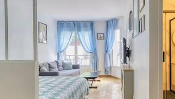 Bügeleisen/Bügelbrett, WLAN, Bettwäsche