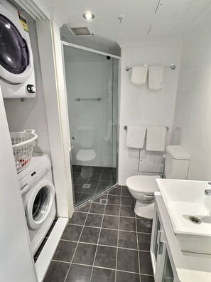 Bathroom - City Centre on City Walk! (City)