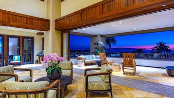 Condo (3 Bedrooms) | Property amenity