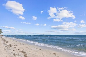 Beach nearby - Hibiscus Haven  Your perfect island getaway (ANNA MARIA)