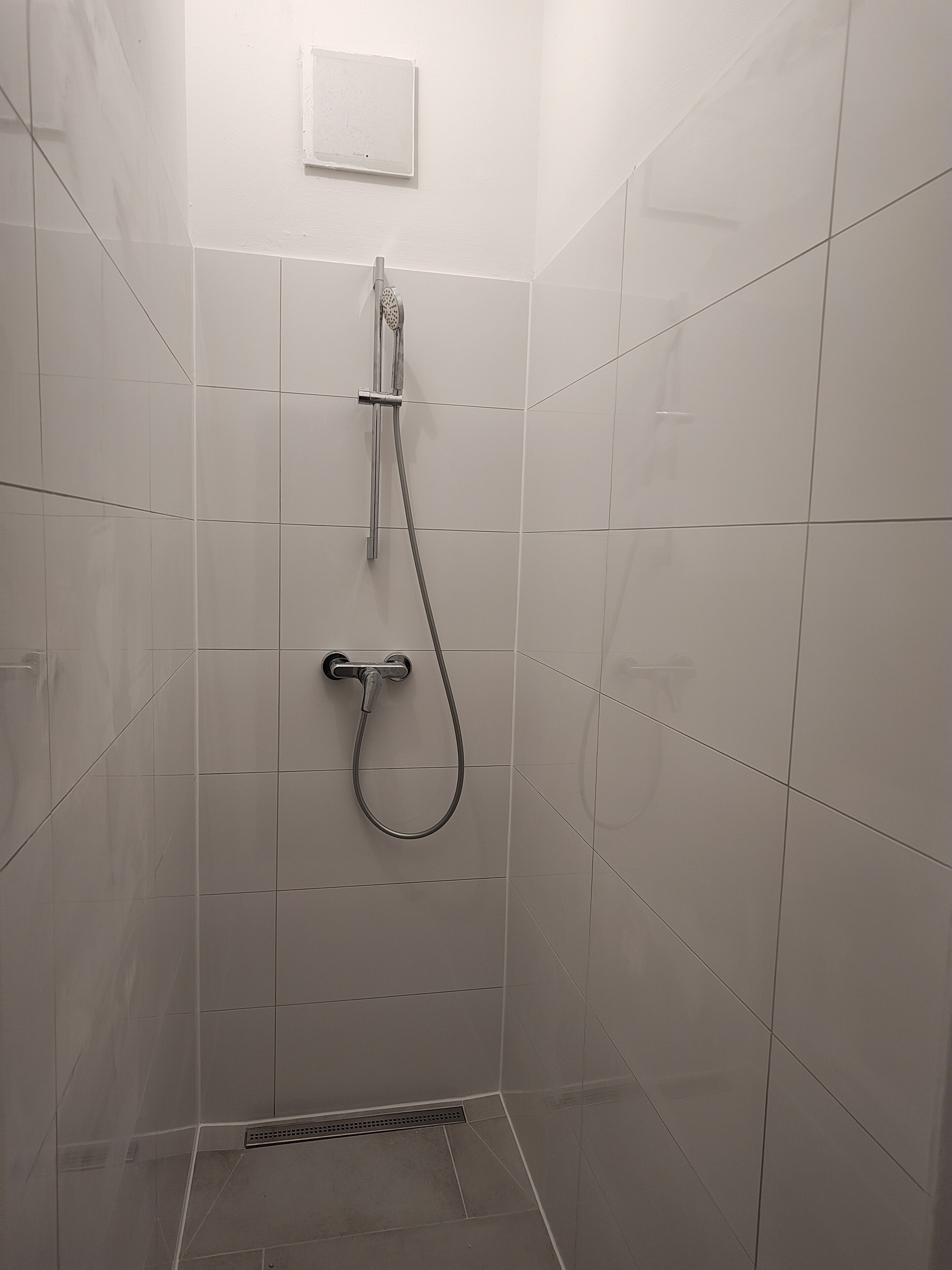 經典客房 | 浴室 | 淋浴設備、毛巾、衛生紙