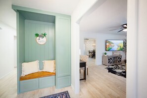 Interior - Hilltop Hacienda 3-2-2 in Ft Worth with easy access to all the local attractions (Fort Worth)