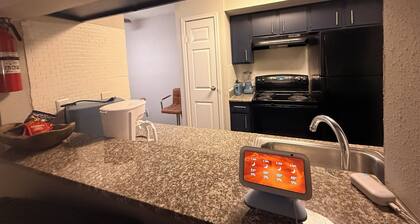 Cozy 1-bedroom apartment in Prime Location!
