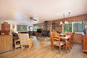 Smart TV, fireplace, video games