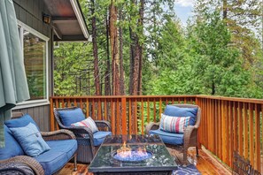 Property grounds - Arnold Forest Cabin • Hot Tub, Sauna & Game Room (Arnold)
