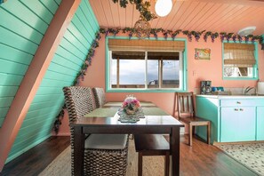 Dining - Shorebirds Villas at the Beach (Ocean Shores)
