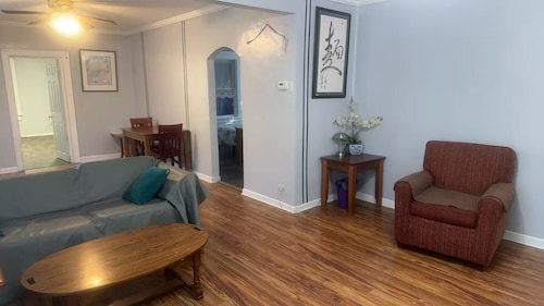 2-bedroom house in Springfield