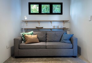 Smart TV - Garden Apartment 5 min walk to the beach. (San Juan)