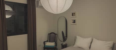 1 slaapkamer, een strijkplank/strijkijzer, wifi, beddengoed