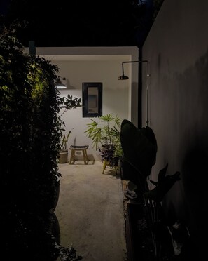 Terrace/patio - Garden Apartment 5 min walk to the beach. (San Juan)