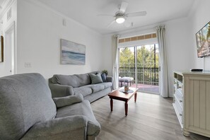 Smart TV, books - Awesome Mediterranean Resort! 15 Minutes to DISNEY (Davenport)