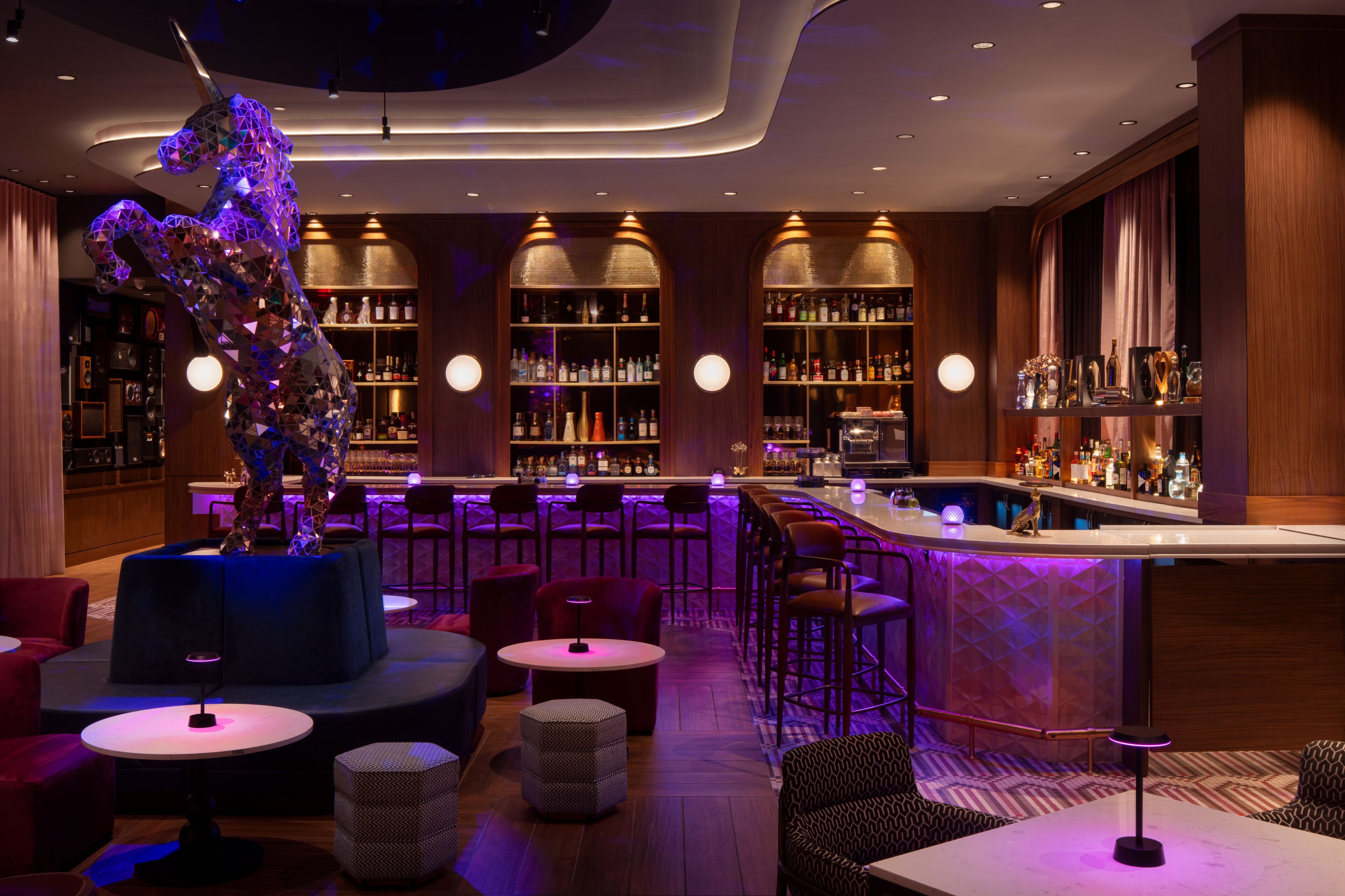 2 bars/lounges, rooftop bar