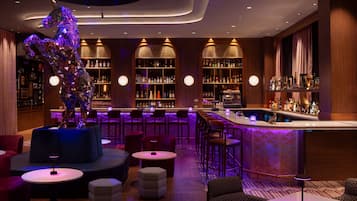 2 bars/lounges, rooftop bar