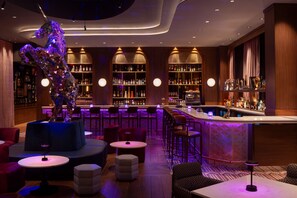 2 bars/lounges, rooftop bar - Moxy Atlanta Downtown (Atlanta)