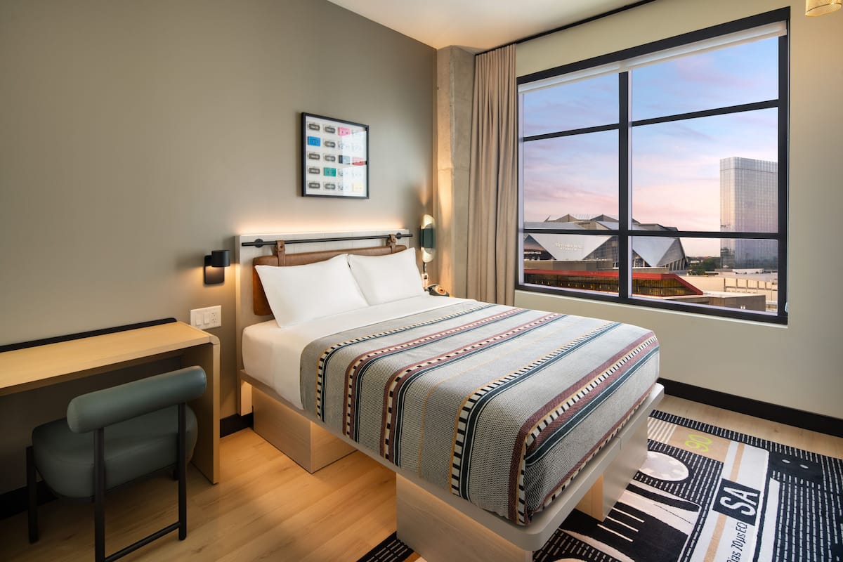 Room, 1 Queen Bed, City View | In-room safe, iron/ironing board, free WiFi, bed sheets