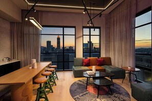 Desk, laptop workspace, iron/ironing board, free cribs/infant beds - Moxy Atlanta Downtown (Atlanta)