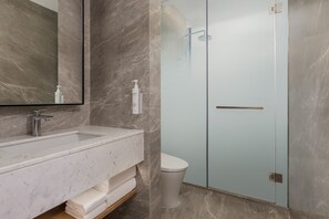 Premium Room, 2 Single Beds, City View | Down duvets, minibar, in-room safe, individually furnished - Fairfield By Marriott Deqing (Huzhou)