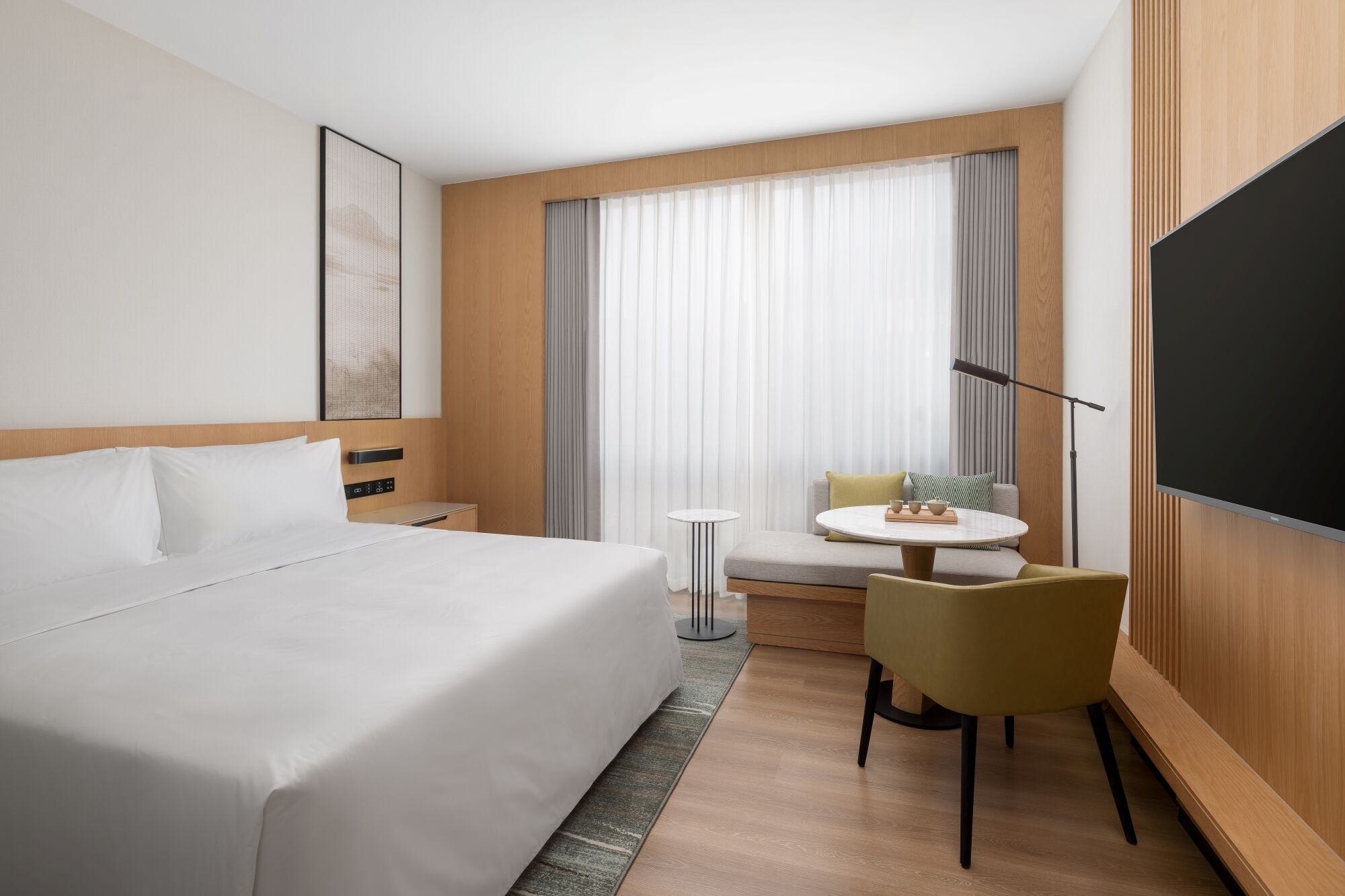 Comfort-Zimmer, 1 King-Bett, Stadtblick | Daunenbettdecken, Minibar, Zimmersafe, individuell eingerichtet