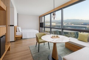 Deluxe Room, 2 Single Beds, City View