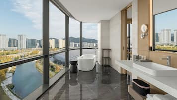 Down duvets, minibar, in-room safe, individually furnished