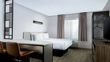 Standard Room, 1 Queen Bed