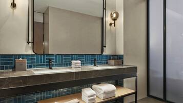 Premium Suite, 1 King Bed (View) | Bathroom