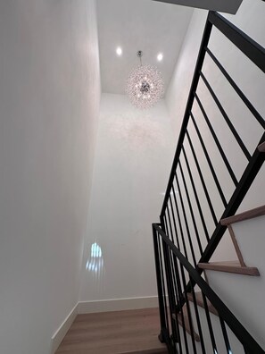 Interior - Casa Camelia, Fire Pit, BBQ, Games, Fully Gated, 3 Bedrooms, By Universal Studio (Los Angeles)