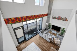 TV - *NEW* Lux Loft V2 (Close to Vandy!) (Nashville)