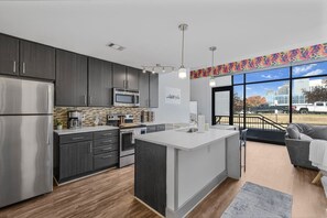 Private kitchen - *NEW* Lux Loft V2 (Close to Vandy!) (Nashville)