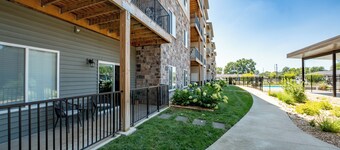 Accessible 1st Floor Apt Near Mercy/Cox/Bass Pro